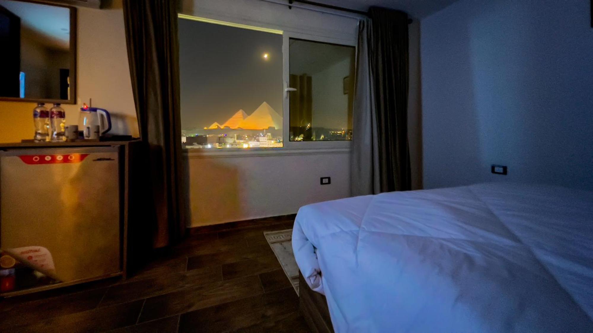 Imperial Pyramids Heights View Bed & Breakfast Nazlet el-Sîsi Exterior foto