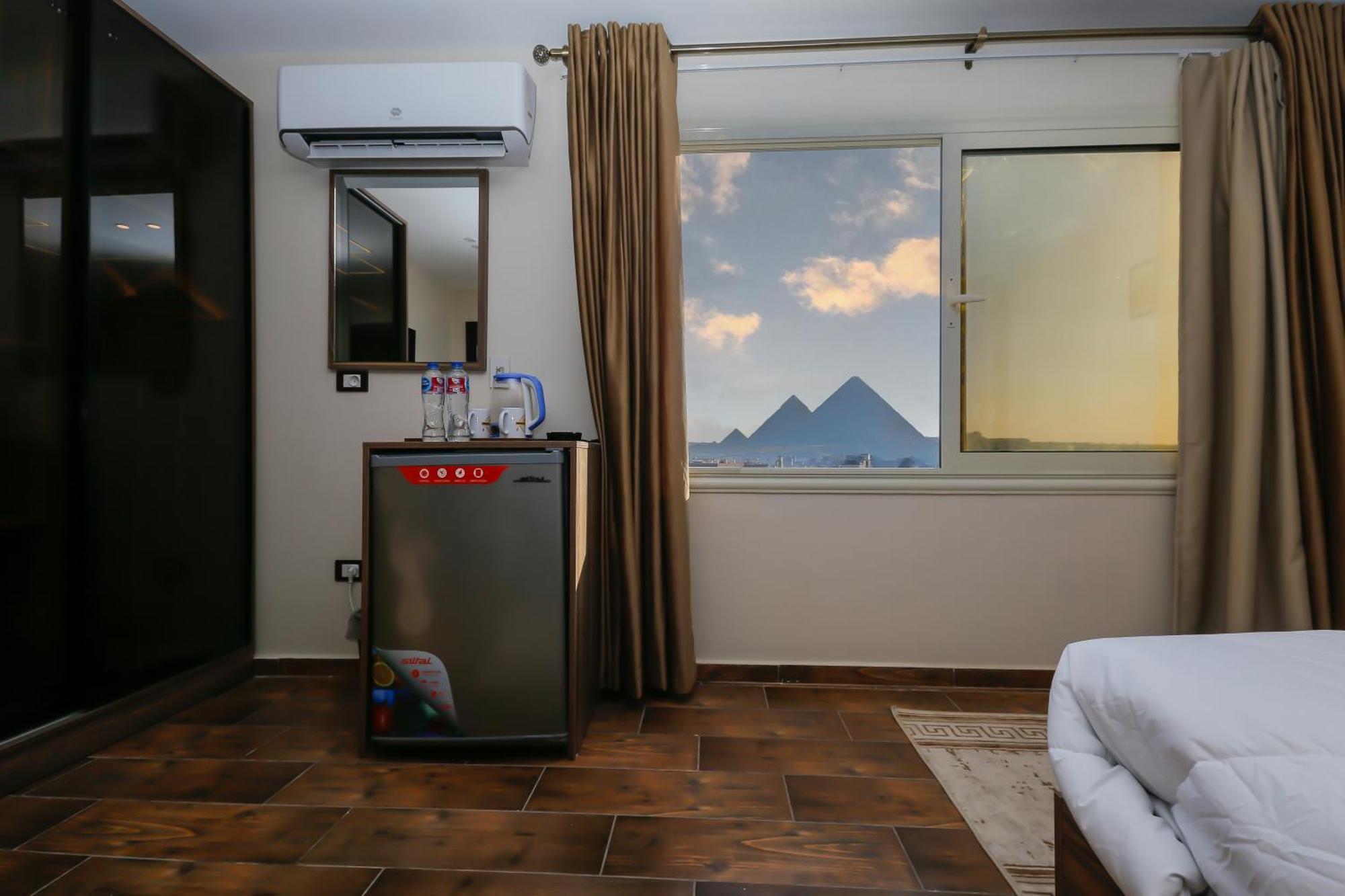 Imperial Pyramids Heights View Bed & Breakfast Nazlet el-Sîsi Exterior foto